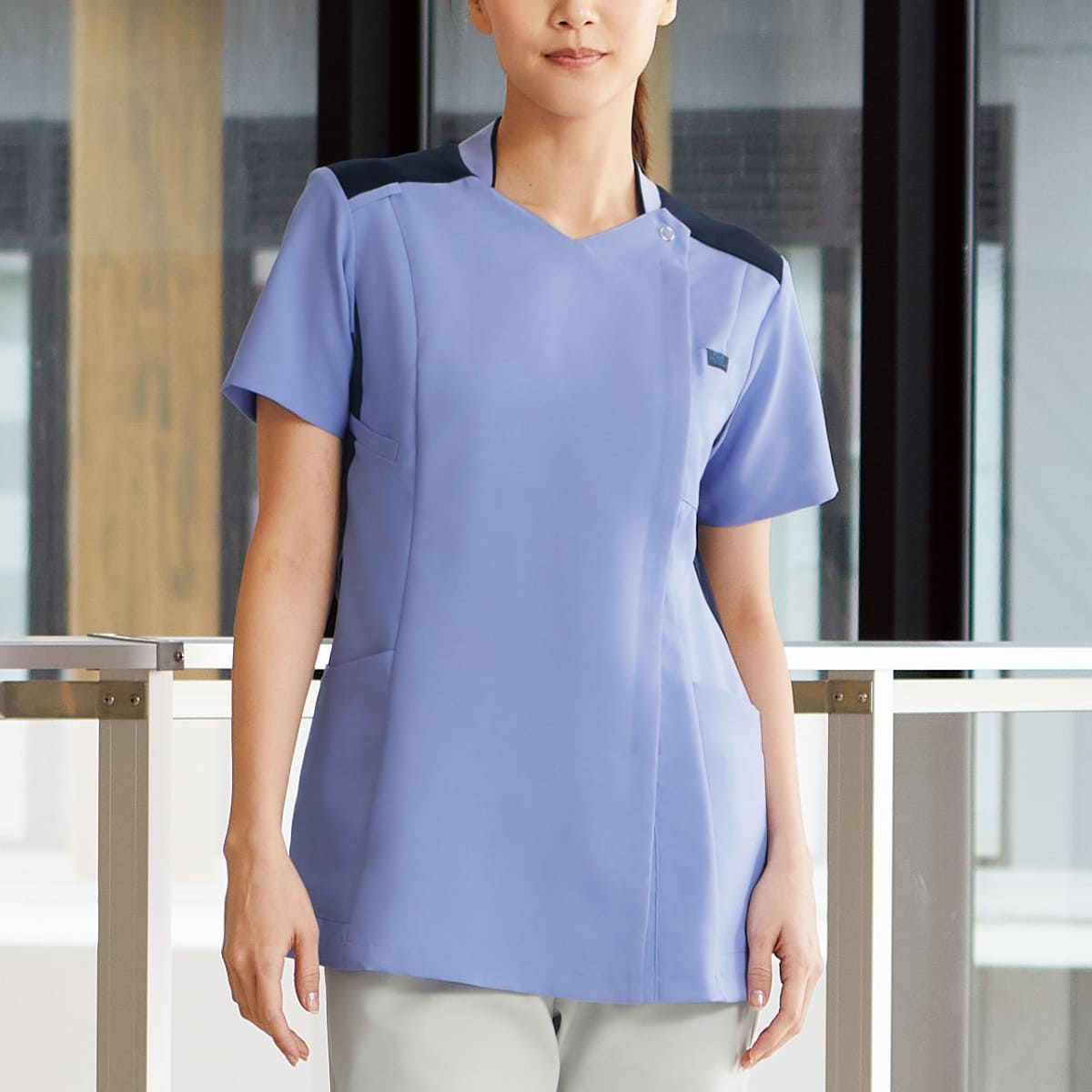 レディスジップスクラブ | 医療介護ユニフォーム | 1枚 | 7038SC | サックス×ダークネイビー