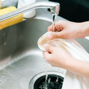 Tシャツについてしまったコーヒー汚れの落とし方