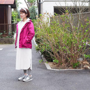 花粉対策にもおすすめ！スポーティーなマウンテンパーカーで今年らしいコーディネートを。