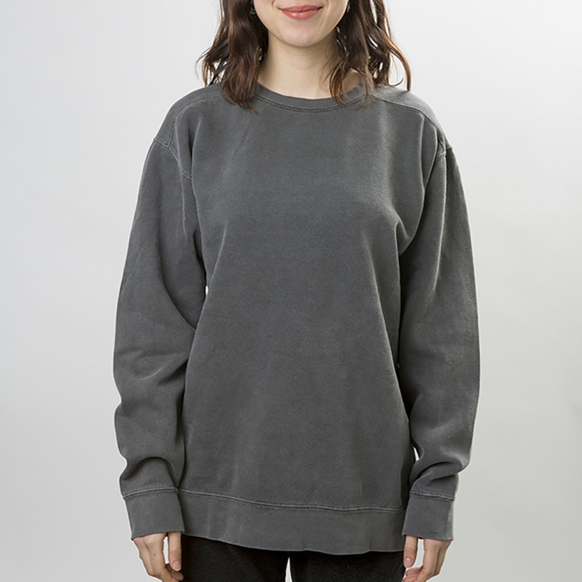 9.5 oz ガーメントダイ クルーネック スウェットシャツ | メンズ | 1枚 | 1566 | クリムゾン