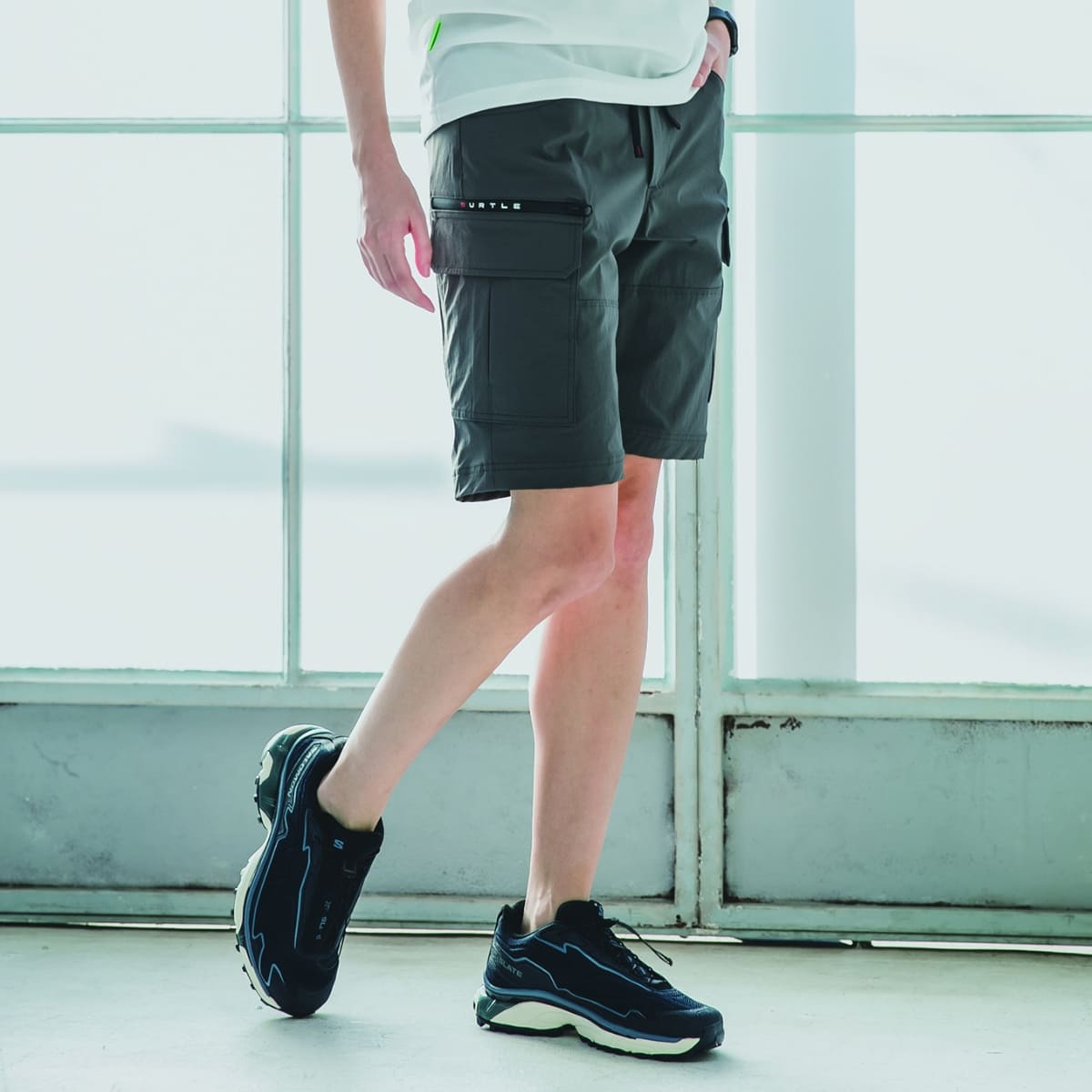 ショートカーゴパンツ（ユニセックス）［1022シリーズ］ | ユニフォーム | 1枚 | 1027 | ストームグレー