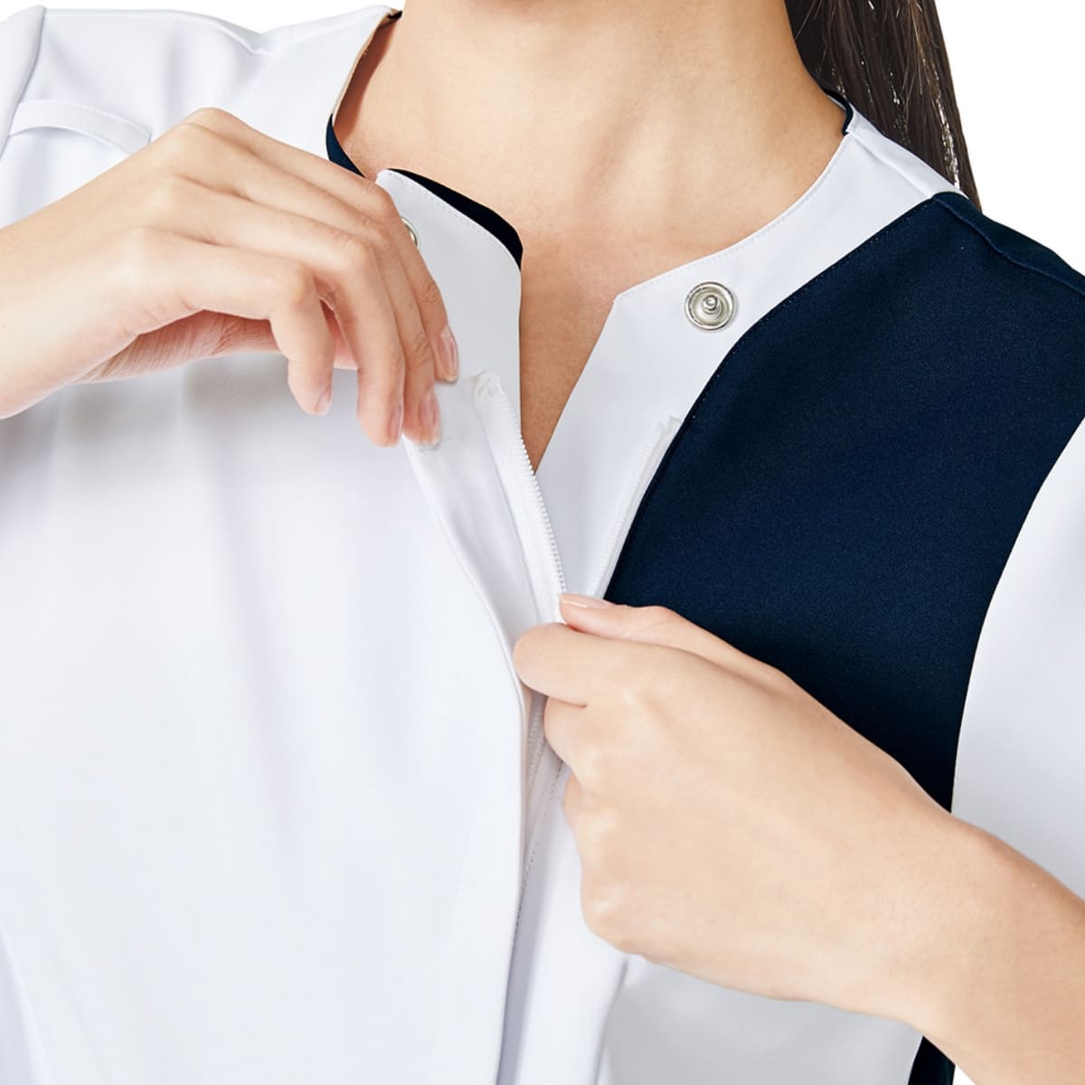 レディスジップスクラブ | 医療介護ユニフォーム | 1枚 | 7059SC | ホワイト×ダークネイビー