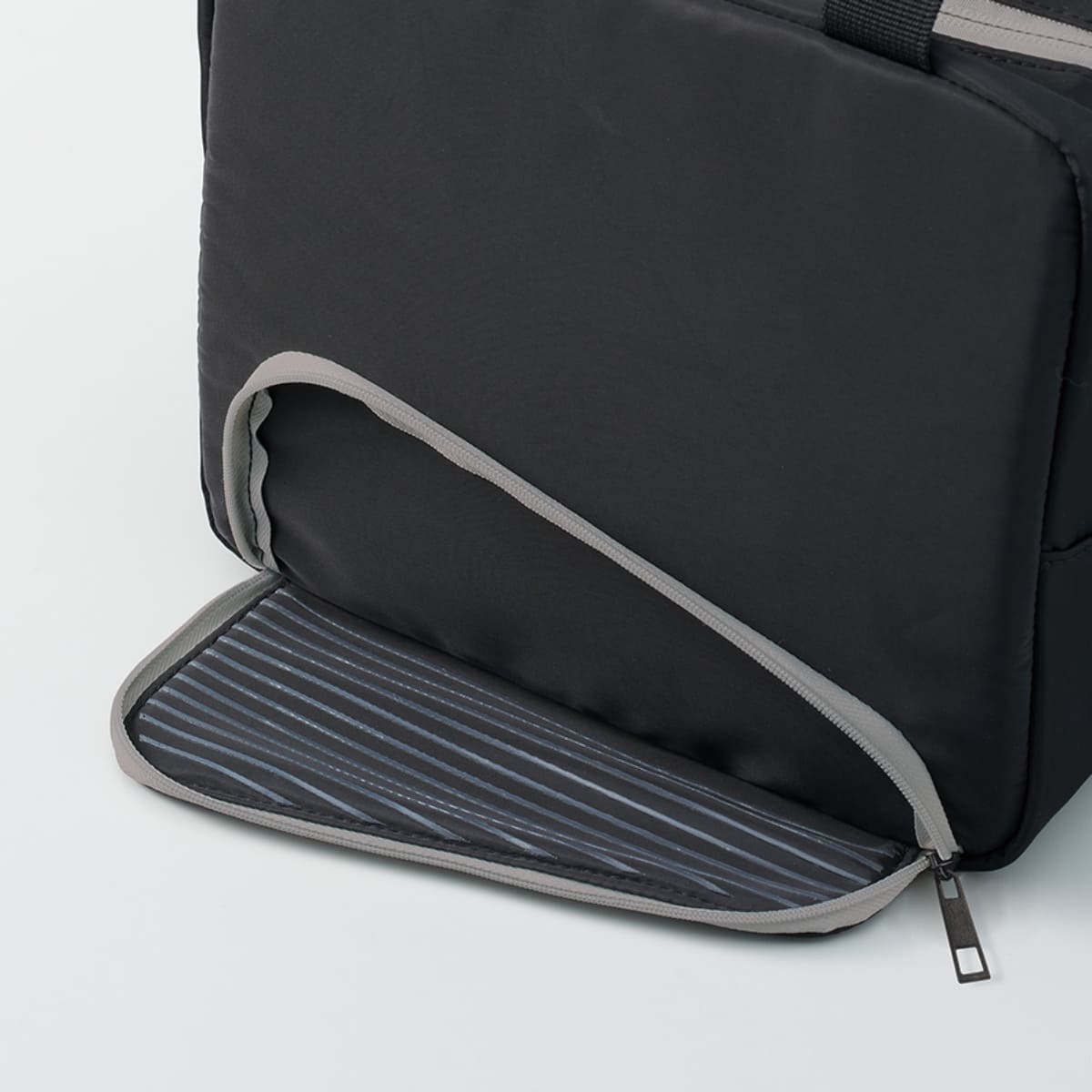 スマホが立てられるクーラーランチバッグ | ノベルティ(小物) | 1枚 | TR-1418 | ライトブルー