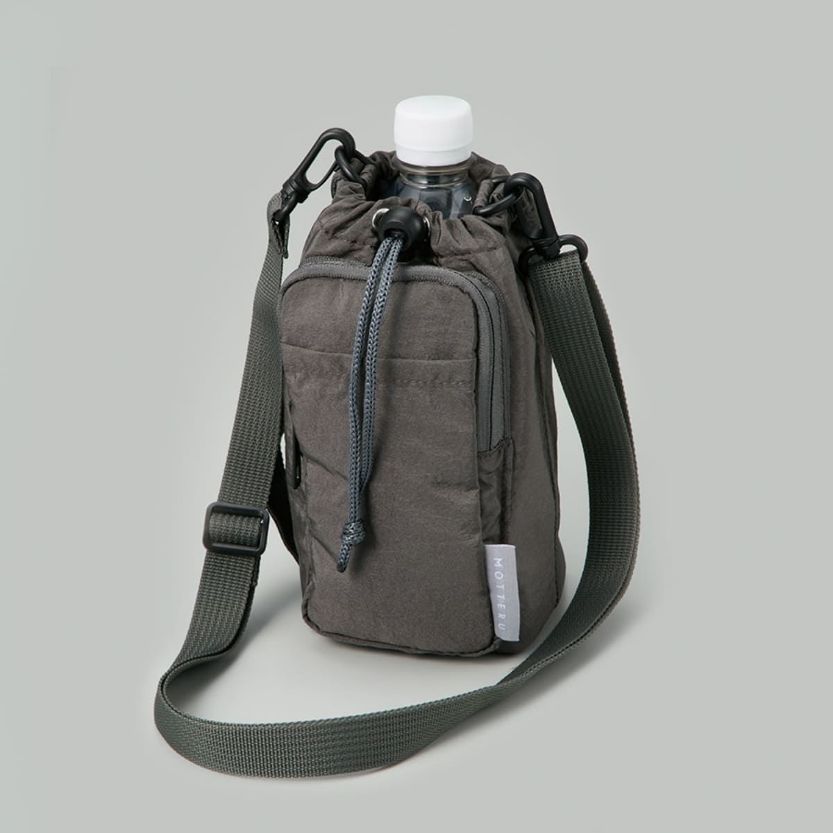 MOTTERU クーラーボトルホルダーサコッシュ | ノベルティ(小物) | 1枚 | TR-1442 | チャコールブラック