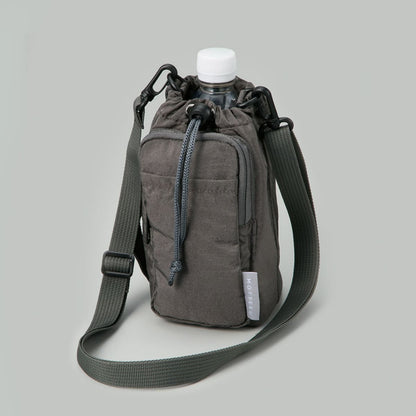 MOTTERU クーラーボトルホルダーサコッシュ | ノベルティ(小物) | 1枚 | TR-1442 | チャコールブラック