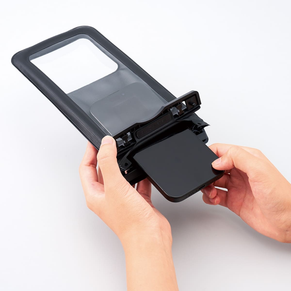 水に浮くモバイルウォータープルーフポーチ | ノベルティ(小物) | 1枚 | TE-0043 | ホワイト