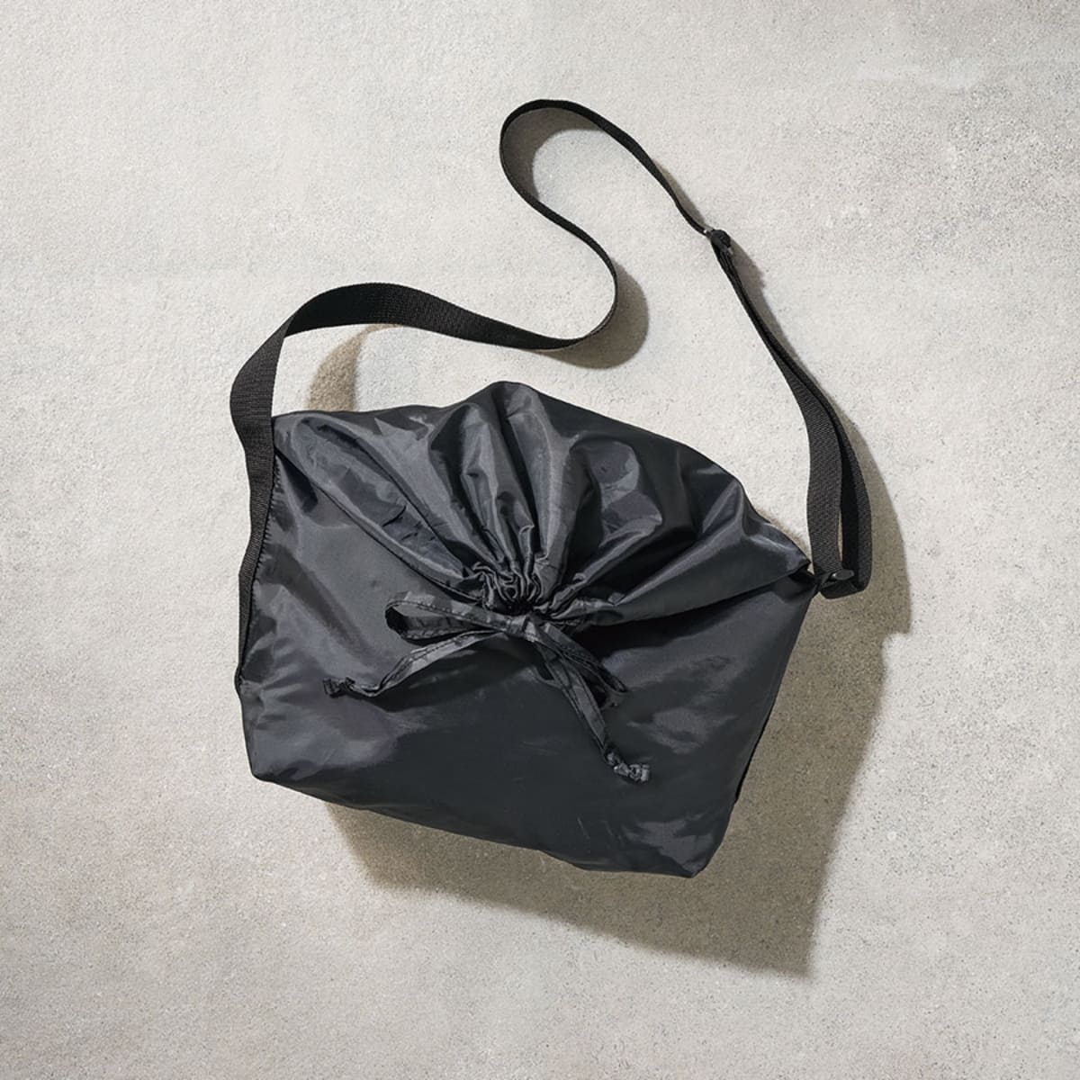 巾着ポリショルダーバッグ | ノベルティ(小物) | 1枚 | TR-1365 | ネイビーブルー