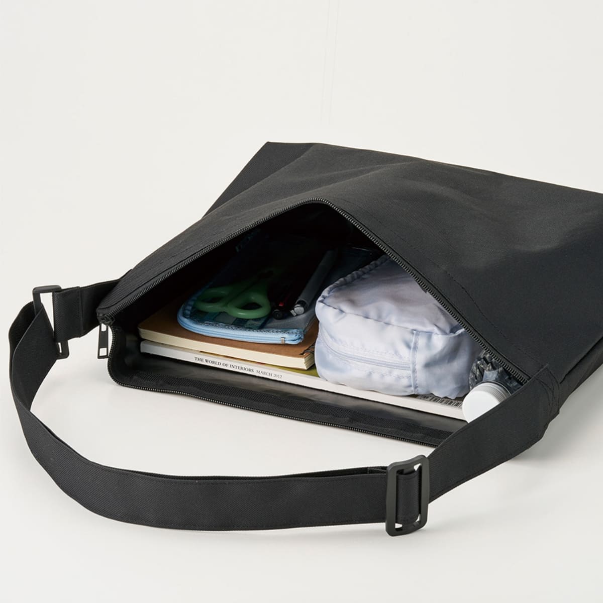 アジャスター付ファスナーショルダーバッグ | ノベルティ(小物) | 1枚 | TR-1407 | インクブラック