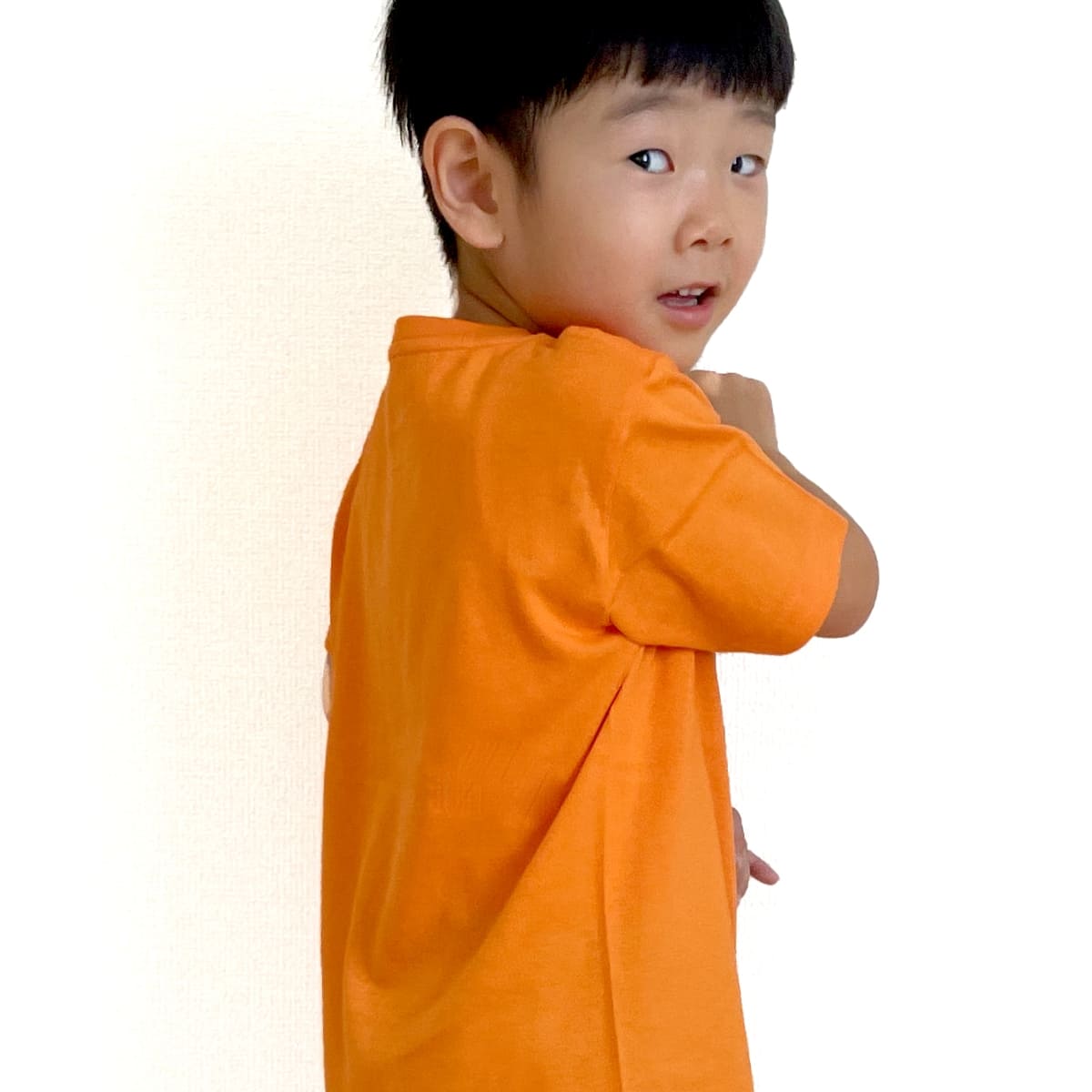 ASTRO ユンサナ Chameleon PRISM Tシャツ 公式 MD ASTRO ユンサナ Chameleon PRISM Tシャツ 公式 MD