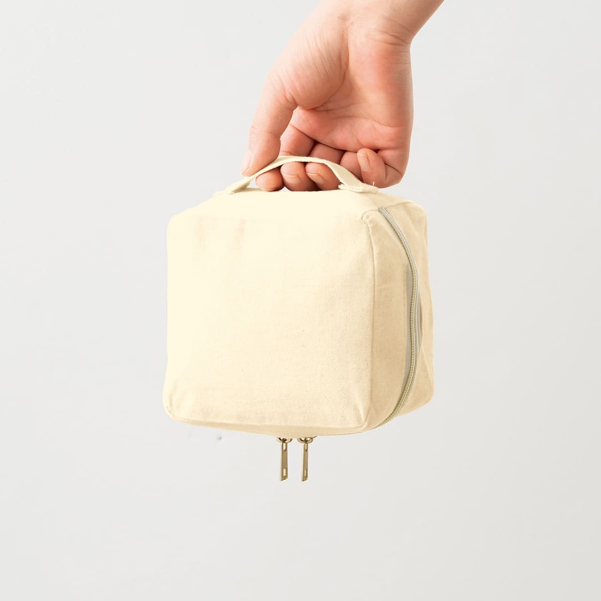 キャンバススクエアファスナーポーチ(S) | ノベルティ(小物) | 1枚 | TP-0009 | オリーブ