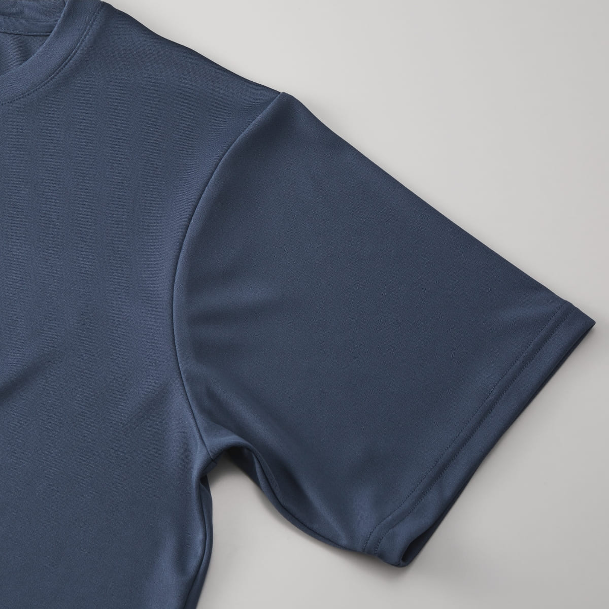 4.4オンス ドライスムース リサイクルポリエステル Tシャツ | メンズ | 1枚 | 5700-01 | スモーキーベージュ