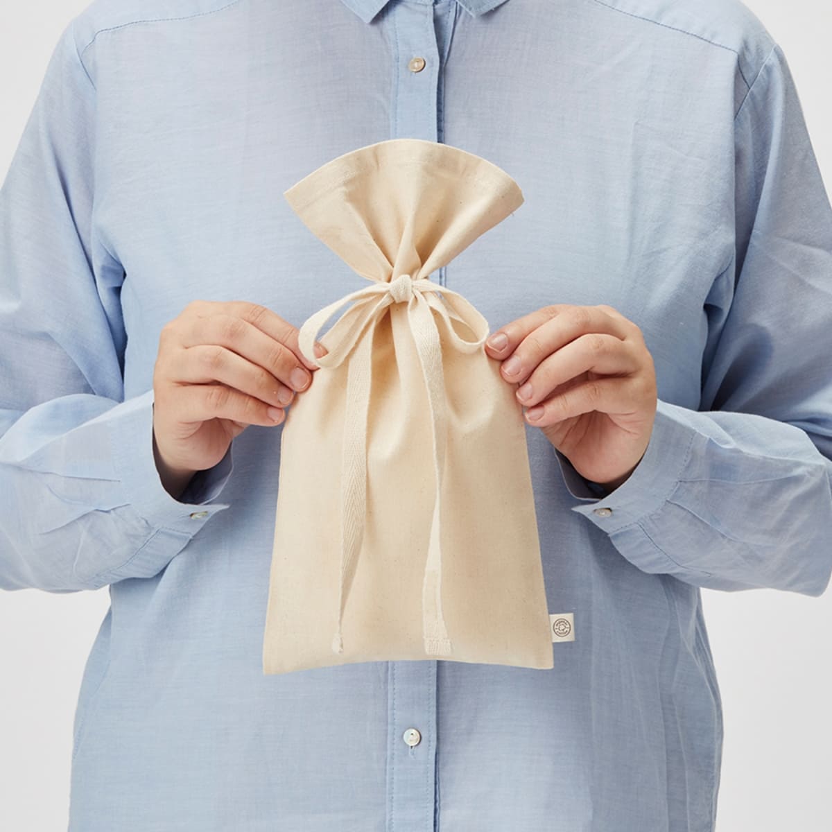 オーガニックコットン ラッピング巾着（S） | ノベルティ(小物) | 1枚 | TR-1153 | ナチュラル