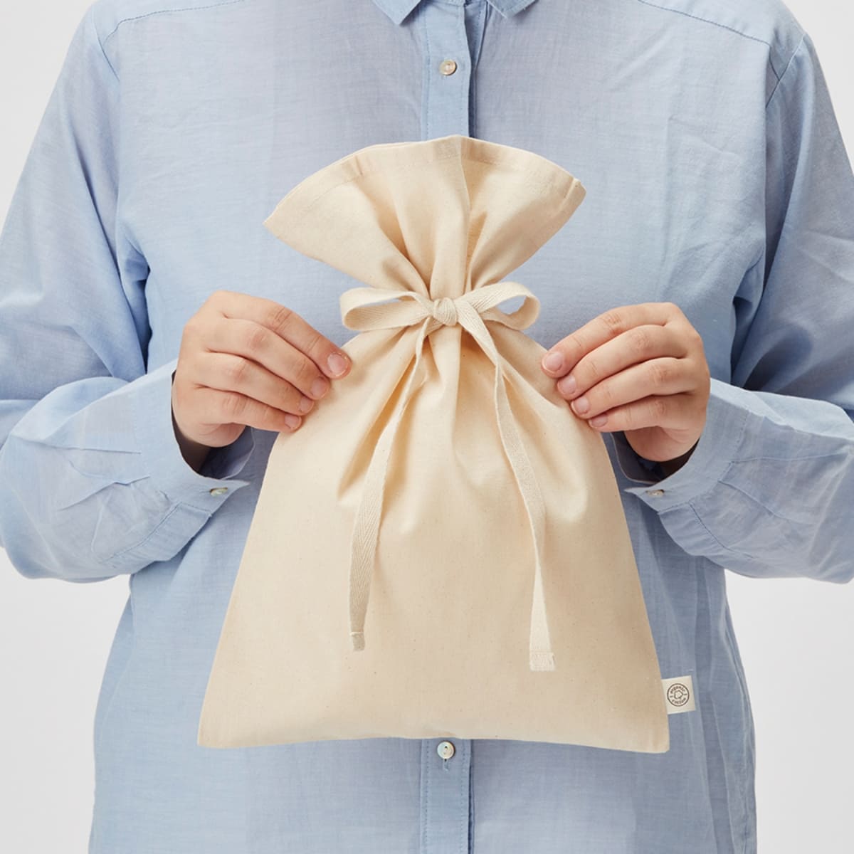オーガニックコットン ラッピング巾着（M） | ノベルティ(小物) | 1枚 | TR-1154 | ナチュラル