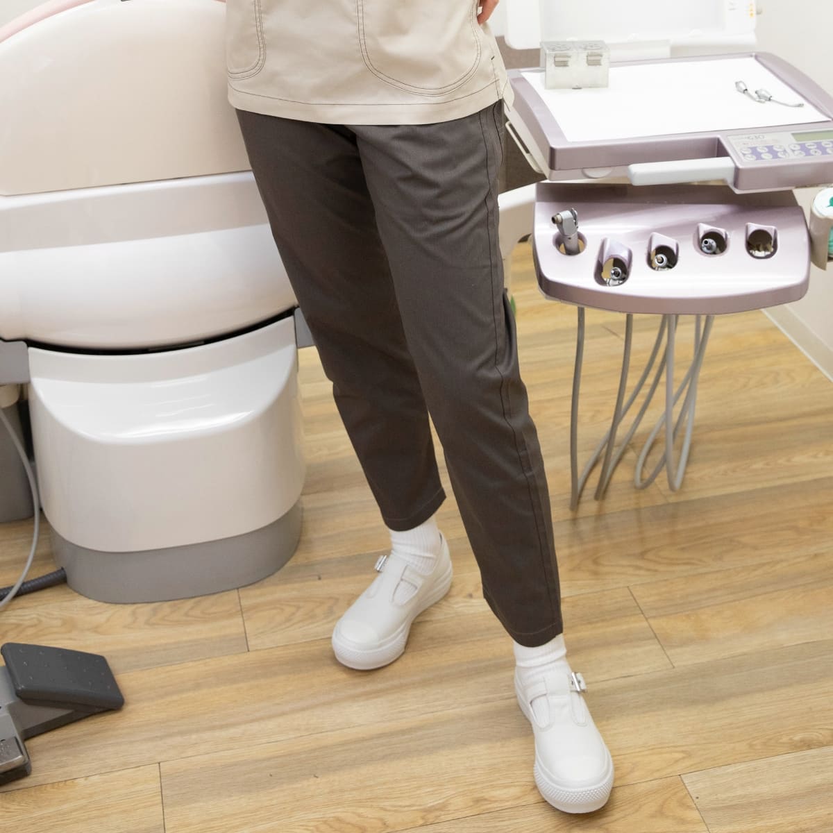 Lee メディカル　ユニセックスパンツ | メディカルウェア | 1枚 | LMP69001 | ベージュ